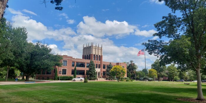 Seventh annual “Dinner and a Movie” event draws hundreds from university, surrounding community