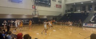 Men’s basketball snaps three-game losing streak against Hastings, 82-79